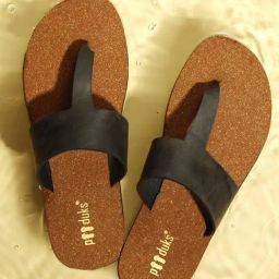 Paaduks Men's Upcycled Tyre Black T-Strap Sandals-picture-12