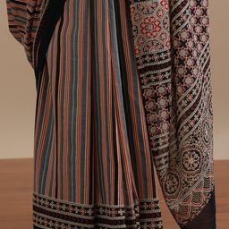 heartweaves Ajrakh Print Cotton Mulmul Saree with Unstitched Blouse, 6.5 Metres, Multicoloured Striped Pattern, Black image 4