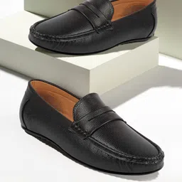 FAUSTO Men Textured Lightweight Loafers-image-74