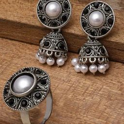 Karatcart Oxidized Silver Black Stone Antique Kundan Earrings with Adjustable Ring Set-15