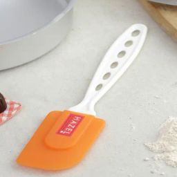 HAZEL Square, Round and Heart Shape Red Silicone Cake Mould (Set of 3)-4