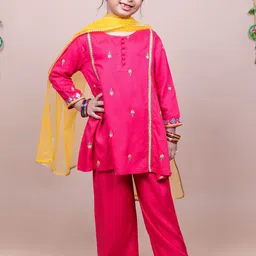 HERE&NOW Girls Floral Embroidered Regular Thread Work Kurta with Palazzos & With Dupatta-picture-9
