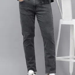 U.S. Polo Assn. Denim Co. Men Cole Tapered Fit Mid-Rise Light Fade Stretchable Jeans-picture-43