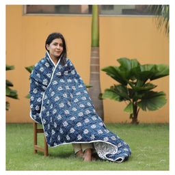 Divine Casa All Season Microfiber Easy to Carry Travel Comforter Blanket For Travelling- Navy Blue and White-image-17