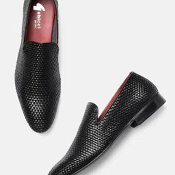 GABICCI Men Black Textured Leather Loafers-picture-10