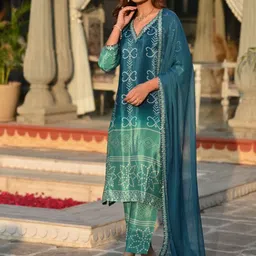 JAPNAAM Bandhani Printed Chinon V-Neck Straight Kurta With Trousers And Dupatta-image-4