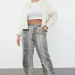 Trendyol Women Plus Size Mildly Distressed Heavy Fade Printed Cotton Jeans-image-80