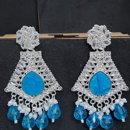 TANLOOMS Floral Drop Earrings-18
