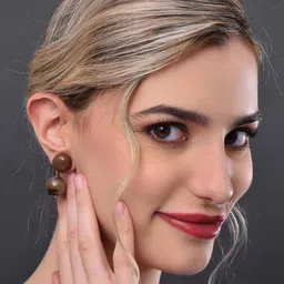 Reenisaa Circular Drop Earrings image 4