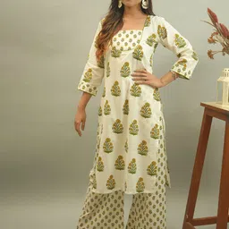 GO BOUJEE Women Floral Printed Regular Patchwork Kurta with Palazzos-picture-39