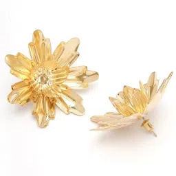 Karatcart Gold Plated Floral Design Stud Earrings image 5