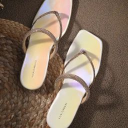 Clog London Women's Cream Thong Sandals-image-63