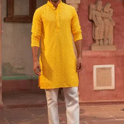 Jompers Men Floral Embroidered Regular Sequinned Kurta with Pyjamas-23