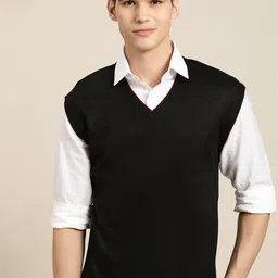 INVICTUS Men Black Solid Knitted Sweater Vest-image-99