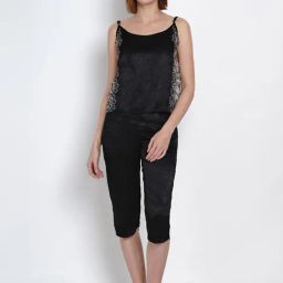 Erotissch Black Lace Work Top Capris Set-image-12