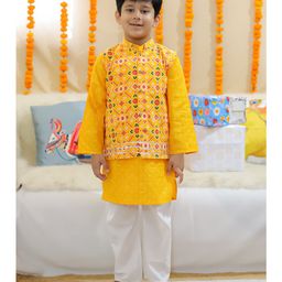 BownBee Pure Cotton Full Sleeves Abstract Printed Kurta Pyjama With Jacket - Yellow-14