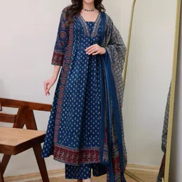Aaghnya Women Blue Viscose Rayon Kurta Sets-picture-27