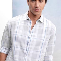 HIGHLANDER Men Cutaway Collar Checked Cotton Relaxed Fit Casual Shirt-picture-3