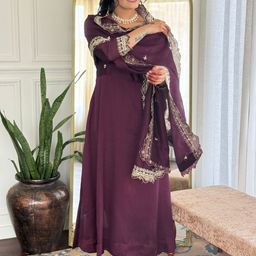 Navlik Women Ethnic Motifs Embroidered Regular Kurta with Trousers & Dupatta-14