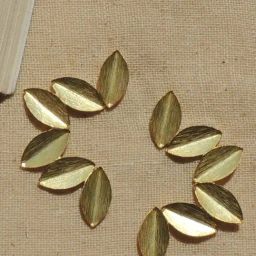 Johori Leaf Golden Stud Earrings-18