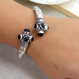 Teejh Trisha Black Stone Bracelet Cuff Bracelet for Women-image-77