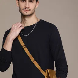 Roadster Men Solid Pullover-image-42