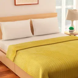 Living Scapes by Pantaloons Yellow Polyester 250 GSM Blanket-19