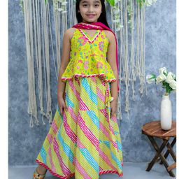 BownBee Pure Cotton Halter Neck Sleeves Floral Prined Choli &  Lehriya Designed Lehenga With  Dupatta - Yellow-picture-32