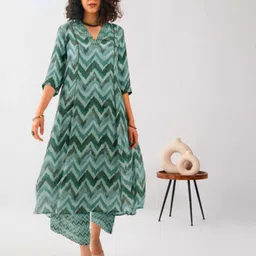 TOOCHKI Women Printed Regular Kurta with Palazzos-image-48