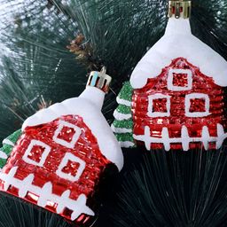 TAYHAA Set Of 3 Red & White Gingerbread House Ornaments-19