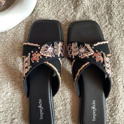 IMPERFECTO Women Embellished Open Toe Flats-image-91