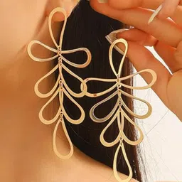 fabula Leaf Shaped Drop Earrings image 4