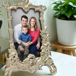 THE HOME CO. Silver-Toned Metal Table Photo Frames-85