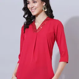 Curvydrobe Women V-Neck Sequined Detailed A-line Top-picture-4