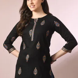 ANNSH APPAREL Women Floral Printed Gotta Patti Floral Kurta-picture-55