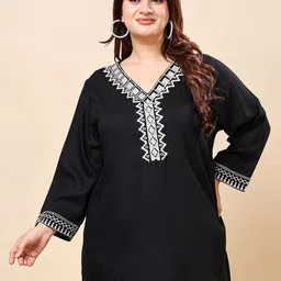 VAAMII Women Plus Size V-Neck Embroidered Top-picture-18