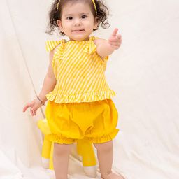 BownBee Cotton Sleeveless Leheriya Printed Jhabla & Shorts With Headband Set - Yellow-image-26
