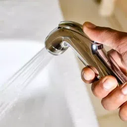 D&B BATHWARE ABS Chrome Finish Health Faucet with 1 m Hose and Holder, DB-TLTHF6614 image 3