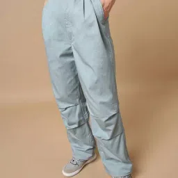Bewakoof Grey Relaxed Fit Mid Rise Pants-picture-3