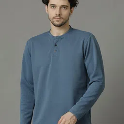 MADSTO Men Solid Henley Neck T-shirt-image-100