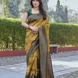 Lookmark Woven Design Floral Zari Banarasi Saree-image-4
