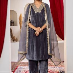 AASK Ethnic Motifs Embroidered Sequinned Velvet Kurta With Trousers & Dupatta-image-64