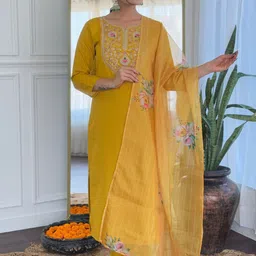 URMIR FASHION Floral Yoke Design Thread Work Straight Kurta With Trousers & Dupatta-picture-18