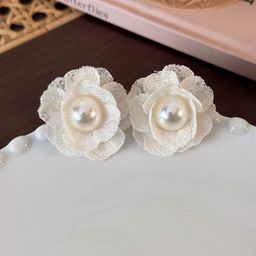 DIVASTRI Korean Silver-Plated Floral shaped Studs-2