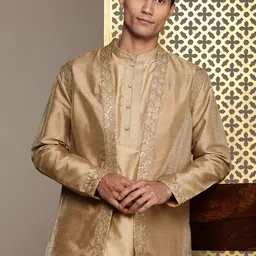 House of Pataudi Men Jashn Kurta With Trousers &  Sequinned Jacket-image-74