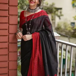 AQUILIQ Woven Black & Red Woven Design Zari Banarasi Saree-image-49