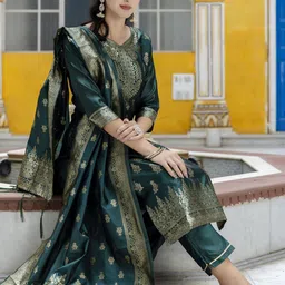 VredeVogel Women Floral Regular Kurta with Trousers & With Dupatta-11