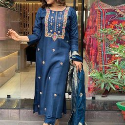 Divyadham Textiles Women Ethnic Motifs Embroidered Regular Thread Work Kurta with Pyjamas & With Dupatta image 5