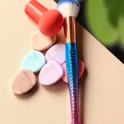 CHRONEX Set Of 8 Mini Powder Puff Sponges, Face Brush & Beauty Blender-85