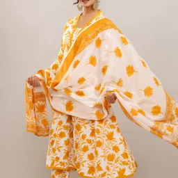 GEKHA Women Printed Regular Thread Work Pure Cotton Kurta with Trousers & With Dupatta-19